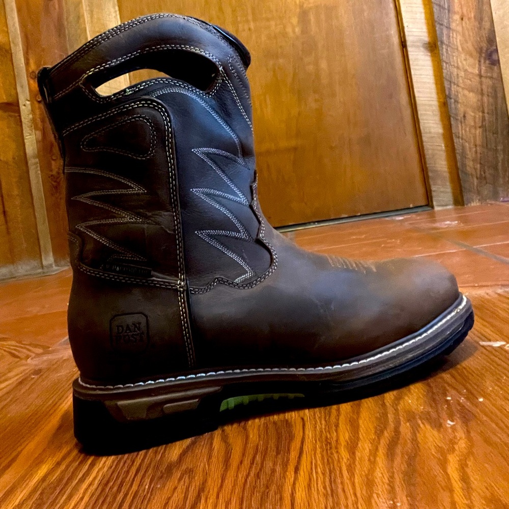 Brand new just out of the box Dan post boots nothing wrong , just wrong size